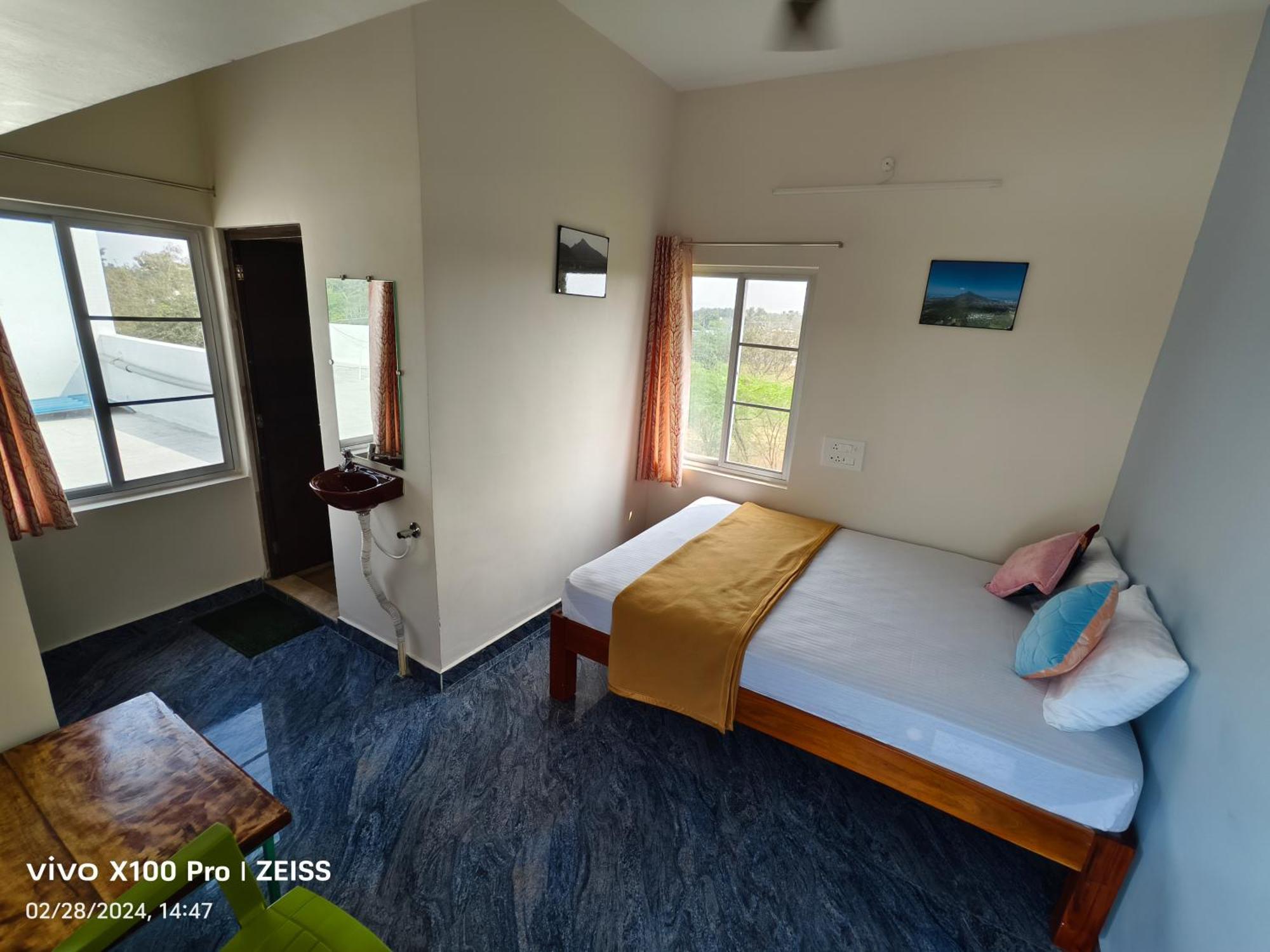 Rpm Home Stay Tiruvannāmalai Exteriör bild